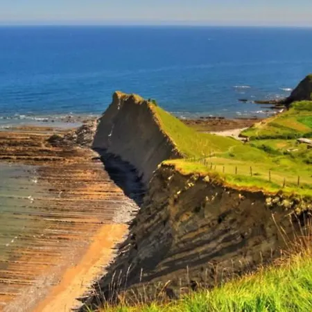 Espacio Amplio Y Luminoso * Zumaia
