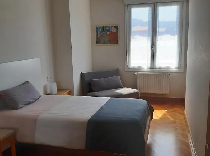 Espacio Amplio Y Luminoso *