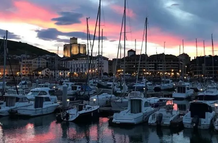 Espacio Amplio Y Luminoso *