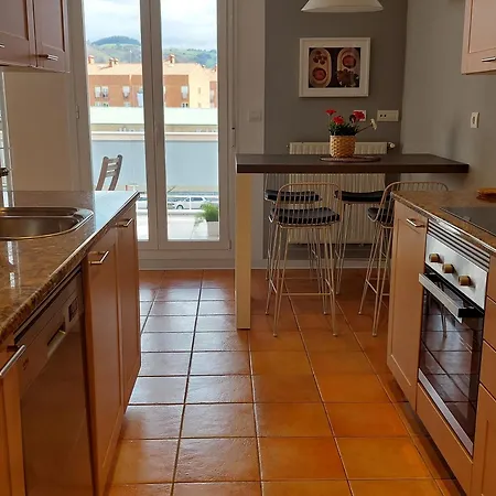 Espacio Amplio Y Luminoso *